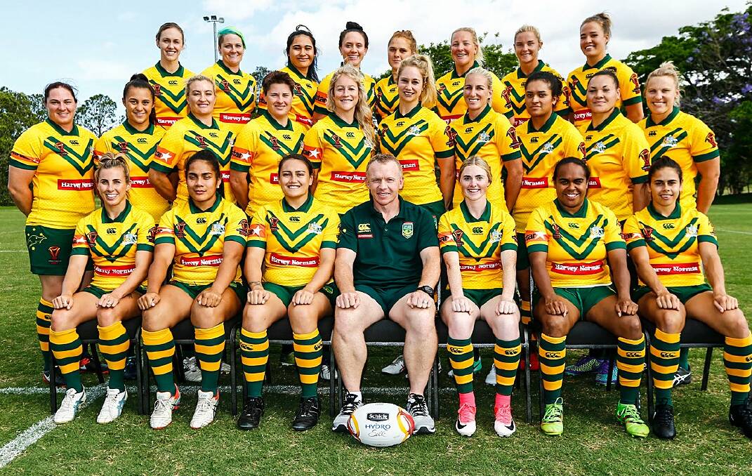 Ruan Sims (middle row, third from left) and the Jillaroos World Cup squad. Photo: RUGBY LEAGUE AUSTRALIA