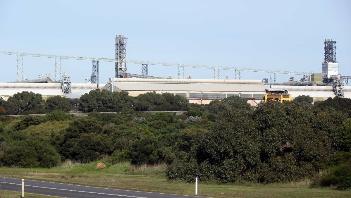 James Purcell MP has called for the possibility of getting nuclear power to supply the troubled Portland aluminium smelter.
