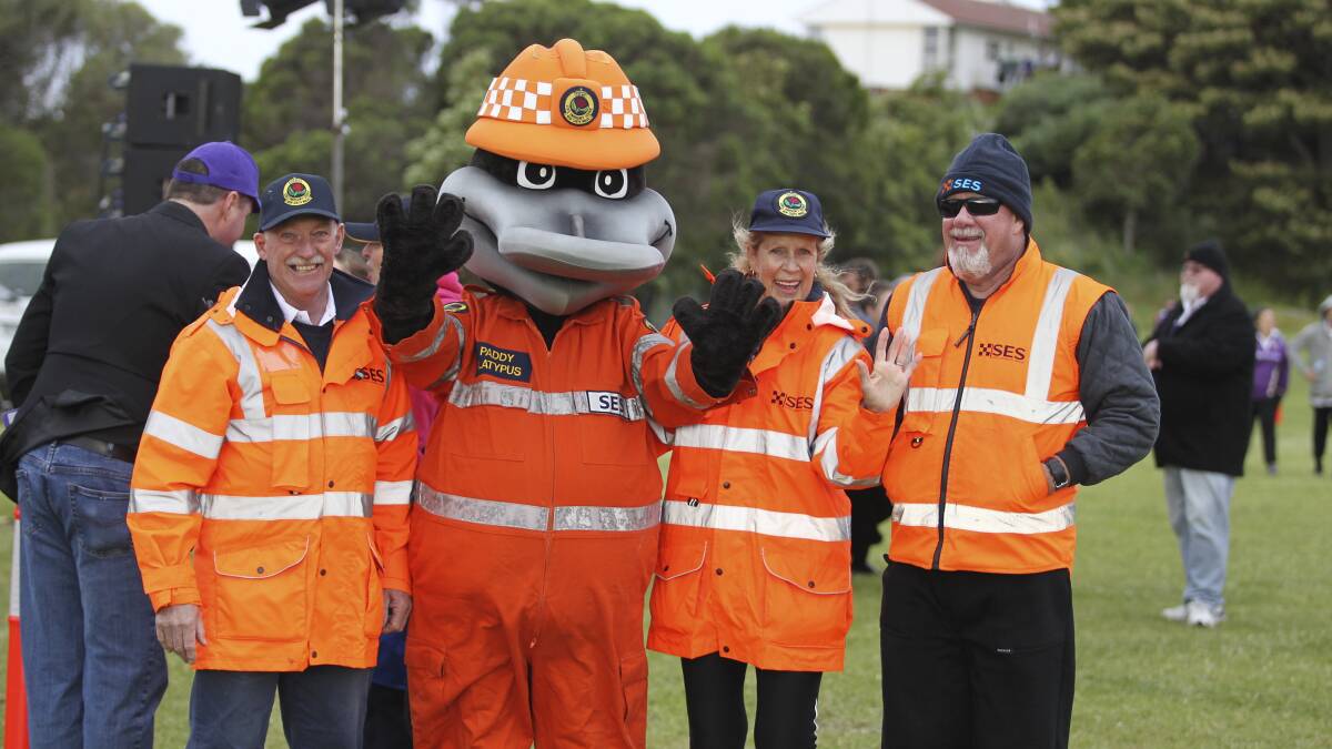Kiama SES members rugged up and ready for the Relay challenge.