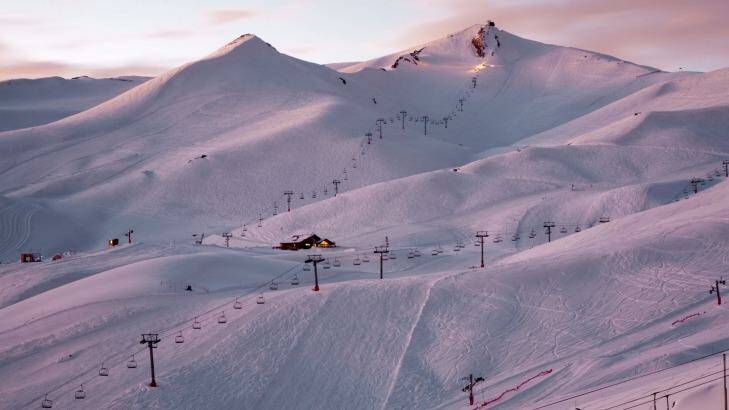 Lifts dot the slopes of the Valle Nevado. Photo: Juan Luis Gonzalez Ries
