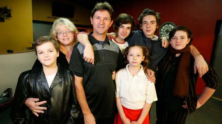 Worker Alex Varga with his wife Leah and children Andrew, 17, Steven, 15, Mathew, 13, Nathan, 11 and Jessie, 10. Photo: Peter Rae