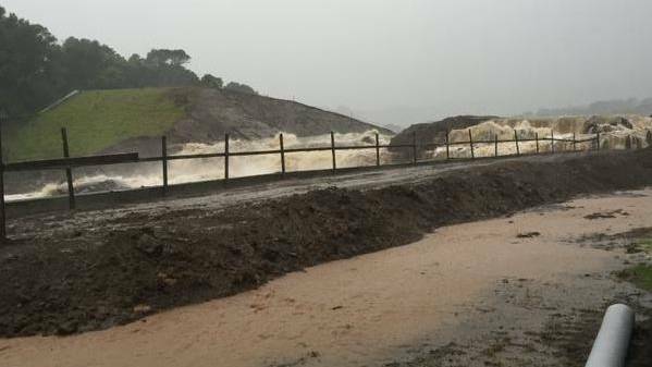 Properties downstream of Jerrara Dam are being evacuated with fears the partly decommissioned dam will fail. Photo: twitter.com/@SESKiama 