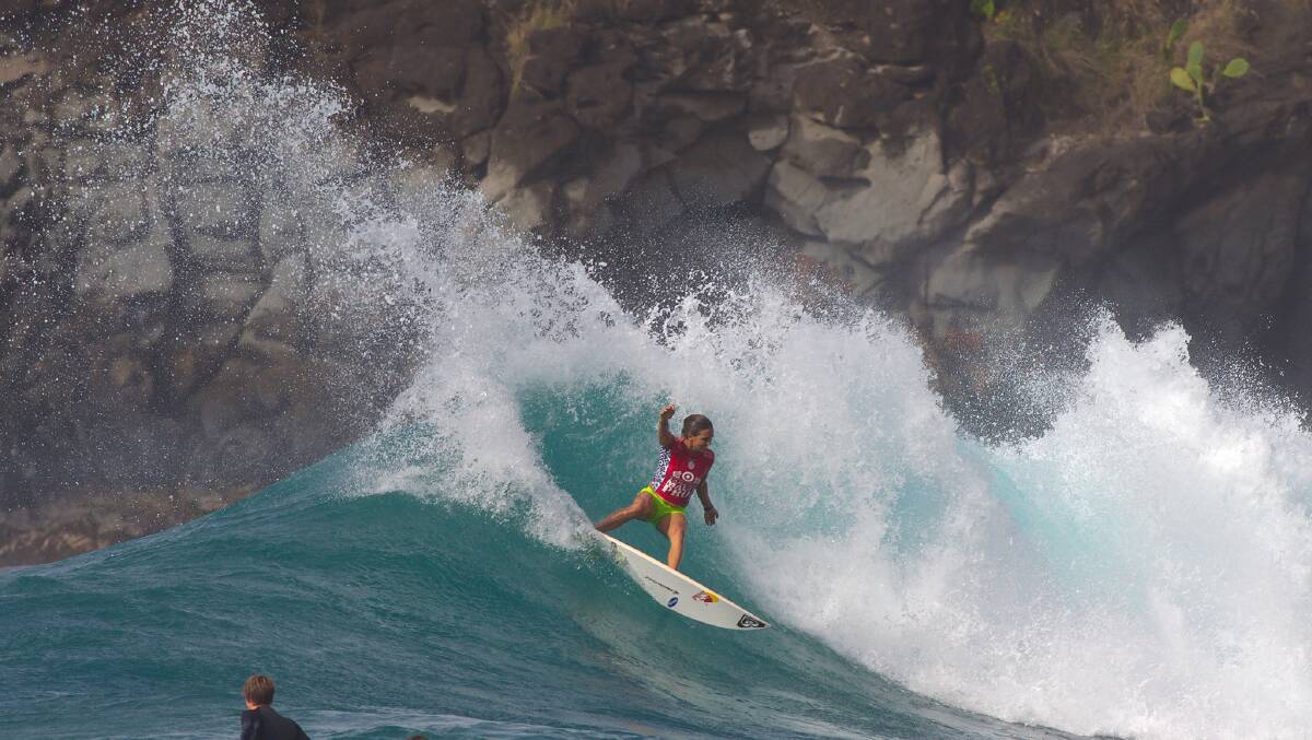 Sally Fitzgibbons shows her class during the third round in Maui.