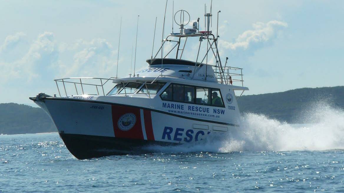 Search underway for yacht off Currarong