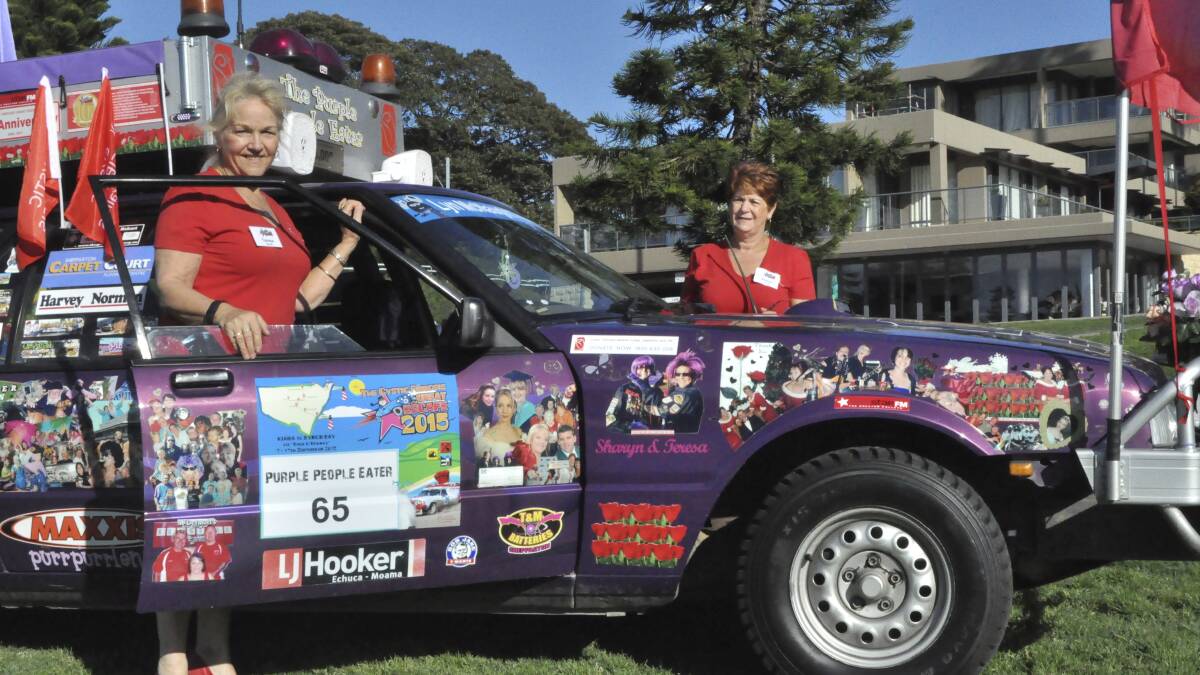 Teresa Carlson and Sharyn Shaw heading off from Kiama on the Cystic Fibrosis Great Escape Care Rally. Picture: BRENDAN CRABB 