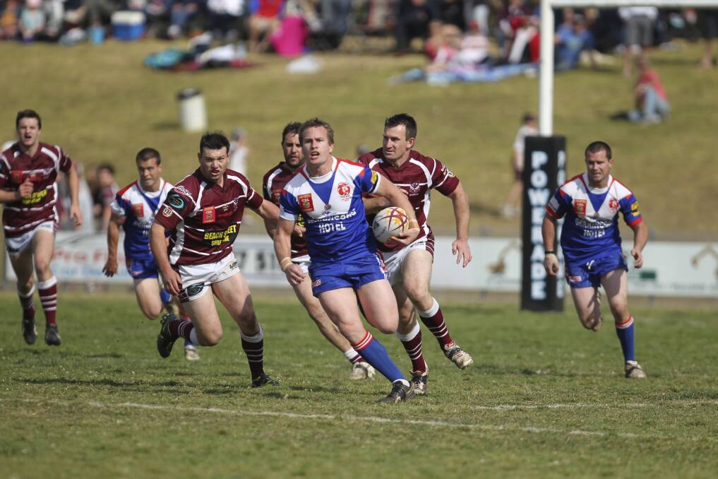 Gerringong fullback Joel Roberts splits the Albion Park-Oak Flats defence during his strong display during Sunday?s 16-14 grand final loss at Centenary Field. Picture: KIAMA PICTURE COKPC48166.JPG