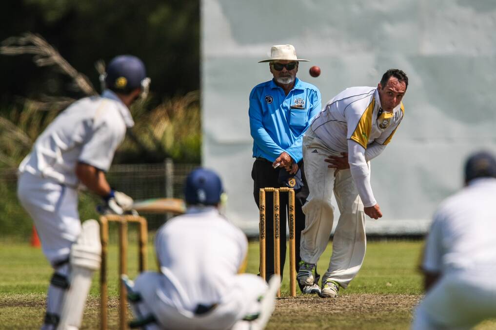 Lake Illawarra's Jamie Crowhurst shows his style while taking 3-35 against Kiama on Saturday. Picture: DYLAN ROBINSON