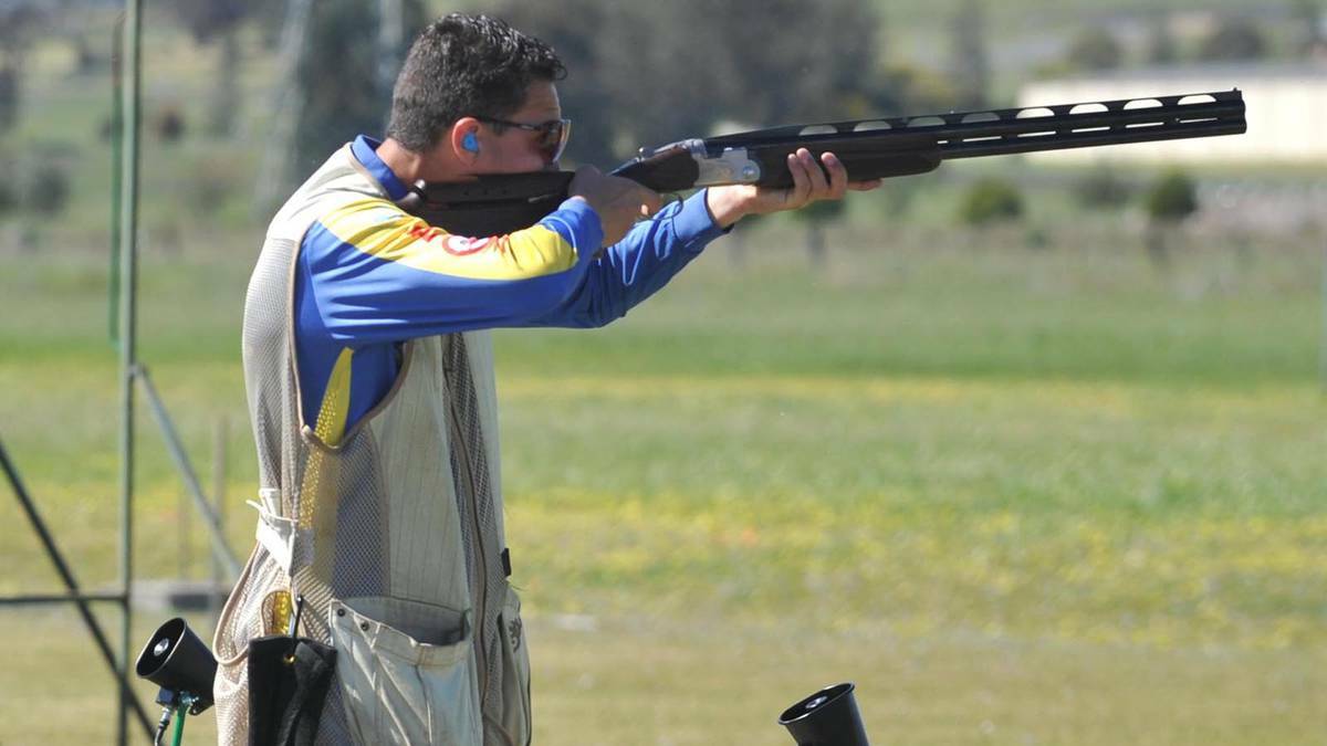 Jessy Ciappara, 15, of Camden takes aim at the NSW Trap Carnival at the National Shooting Ground in Wagga. PHOTO: Les Smith/The Daily Advertiser.