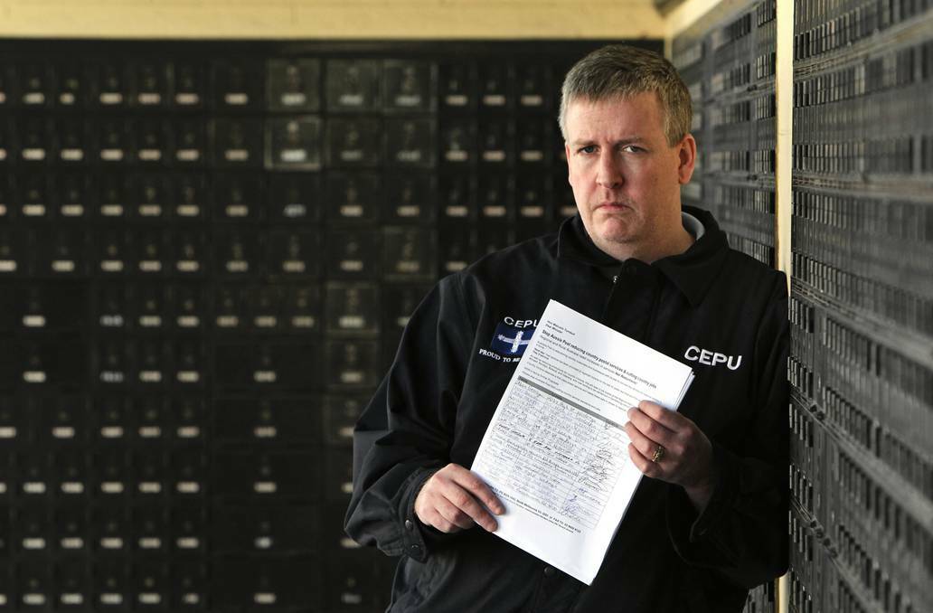 Unionist Martin O’Nea is hoping petitions against Australia Post’s proposed changes will change the organisation’s mind. PHOTO: Mark Jesser/The Border Mail.