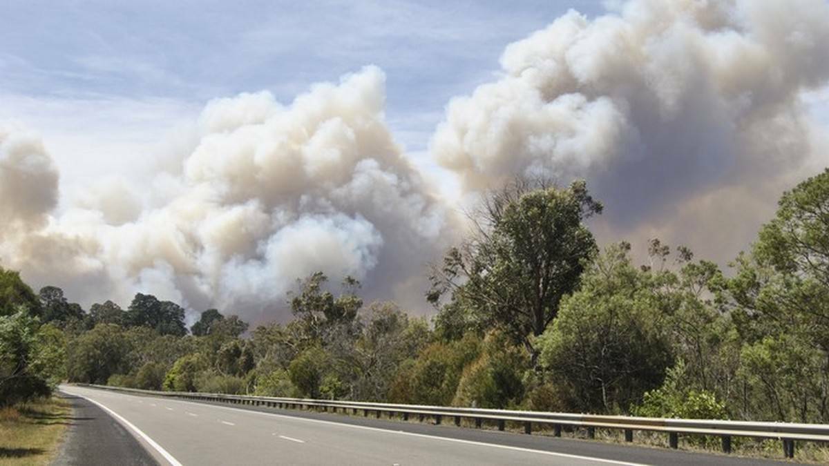 SOUTHERN HIGHLAND NEWS: Bush fires threaten properties across the region at Balmoral/Yanderra and Bargo.