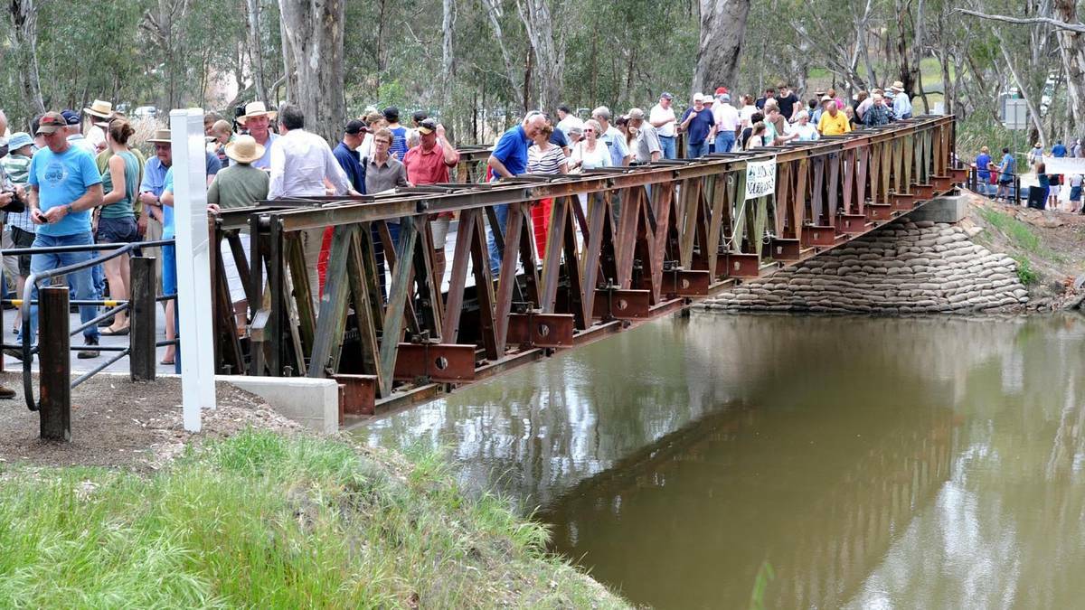 DAILY ADVERTISER: The official opening of the Rocky Waterholes Bridge as part of Narrandera's sesquicentenary celebrations. Picture: Les Smith 