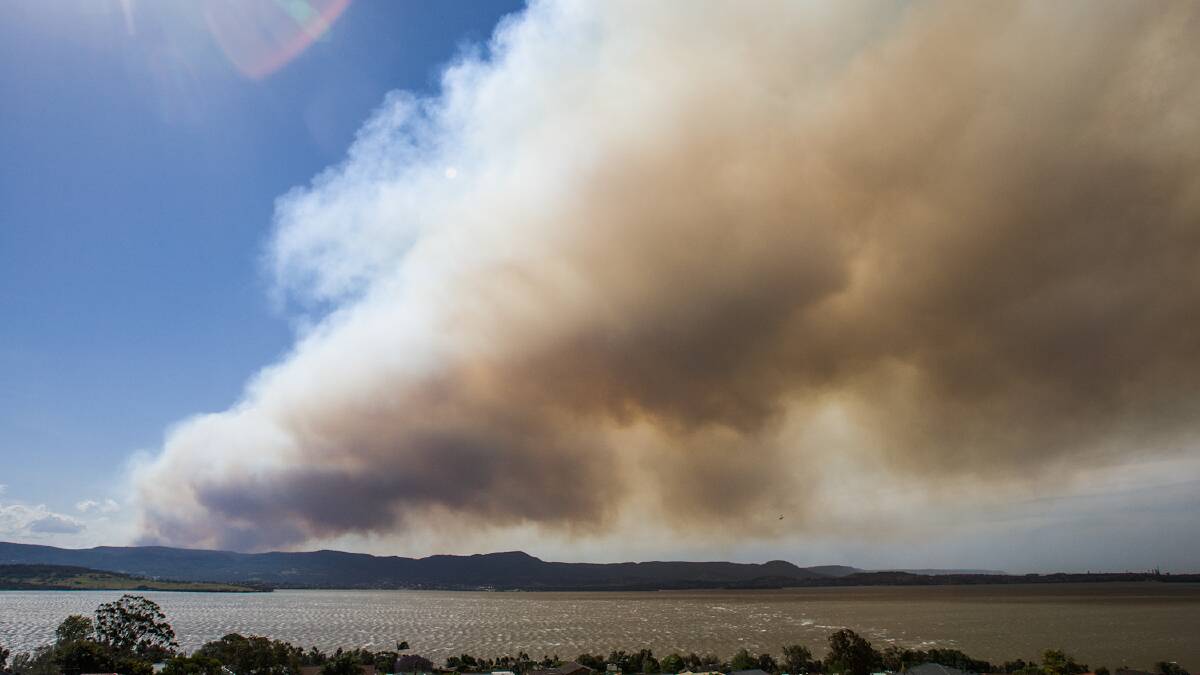 Bushfire smoke covered the Wollongong and Lake Illawarra regions in a thick blanket. Picture: DYLAN ROBINSON