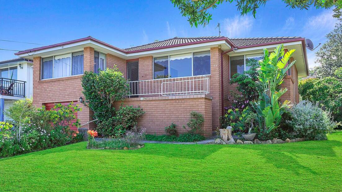 PROPERTY | Headland Drive home sells for $1.35 million