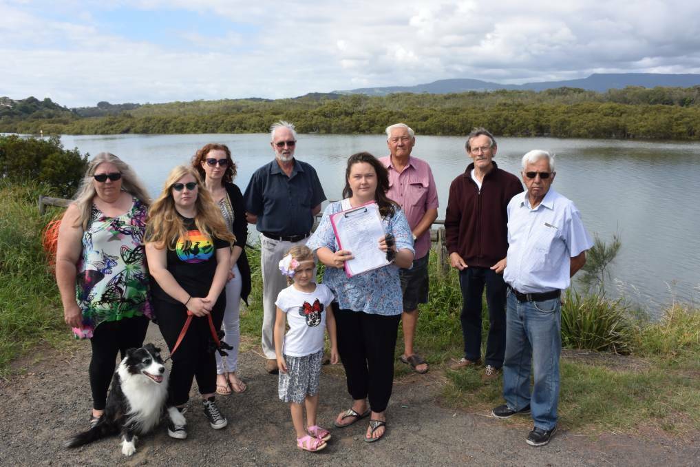 COMMUNITY: The friends of the Minnamurra River. Photo: Hayley Warden.