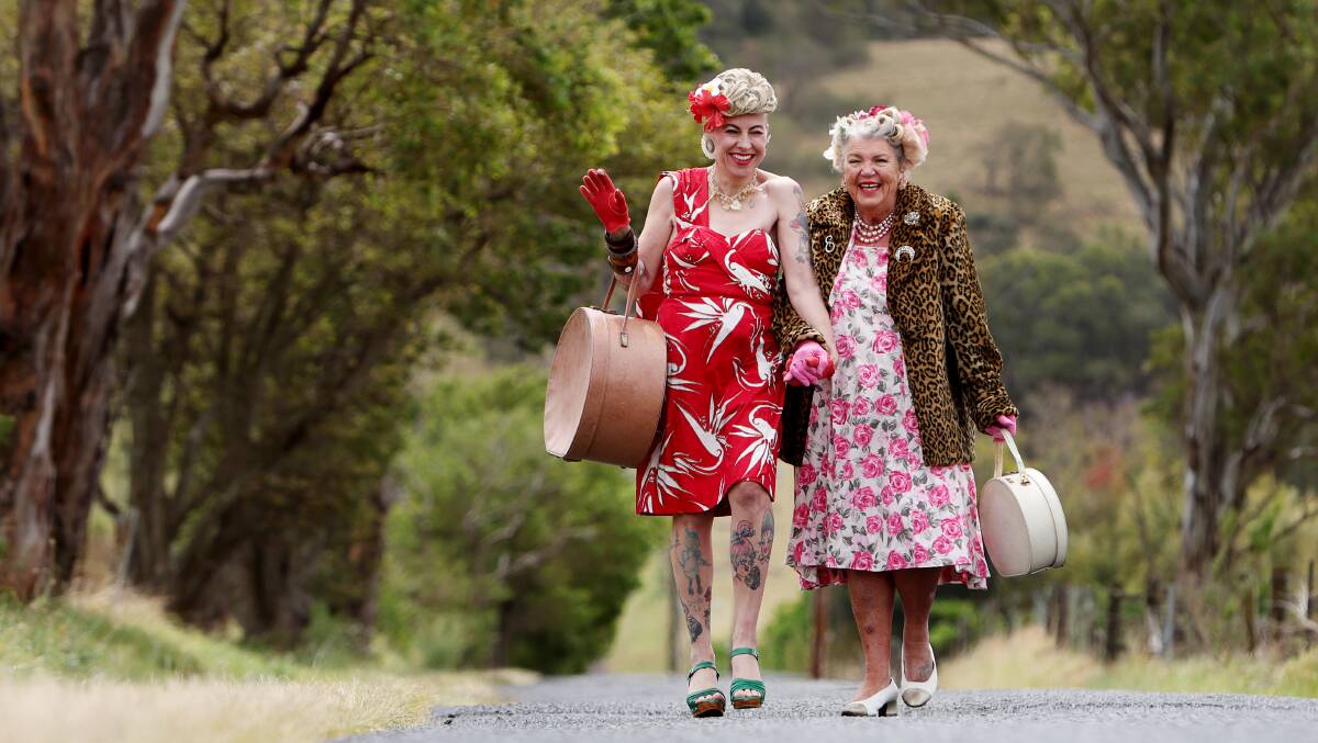 Mother and daughter pin-up models Rachael Hutchinson and Elaine Stewart. Picture by Sylvia Liber