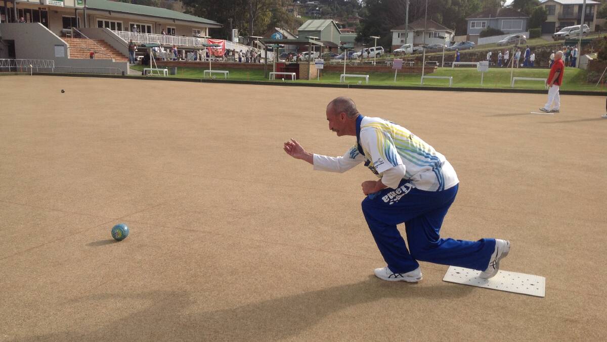 EYE ON THE PRIZE: Mick Weir was the hero in the Major Pairs Semi Final on Sunday afternoon. Photo: contributed. 