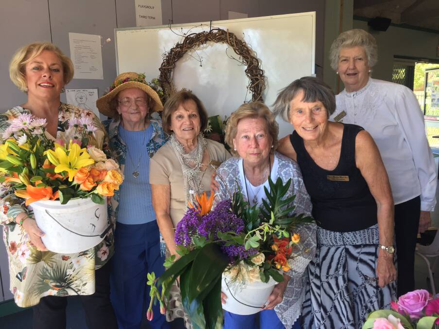Elizabeth Burnett, Anne Hansom, Ro Parkinson, Joanne Fisher, Grazyna Speer and Helen Curll at the Kiama Garden Club Zone Friendship day.